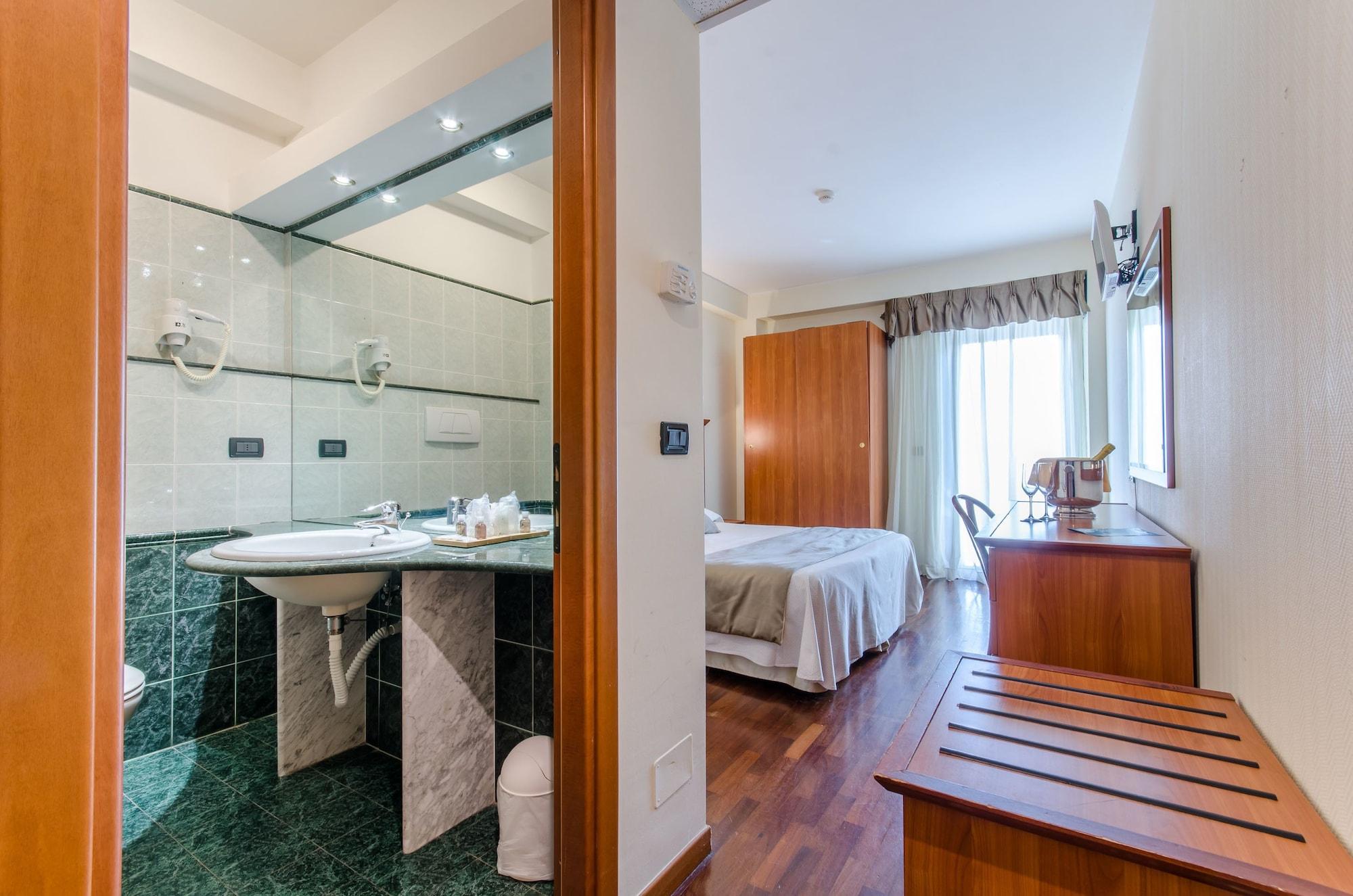 Hotel Federico II LʼAquila Exteriör bild