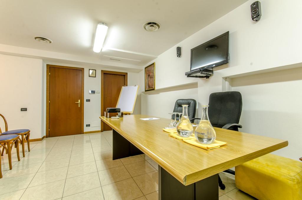 Hotel Federico II LʼAquila Exteriör bild